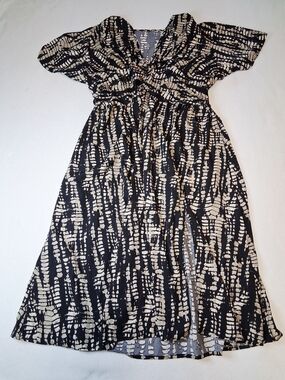 Black and Cream Patterned V-Neck Midi Dress